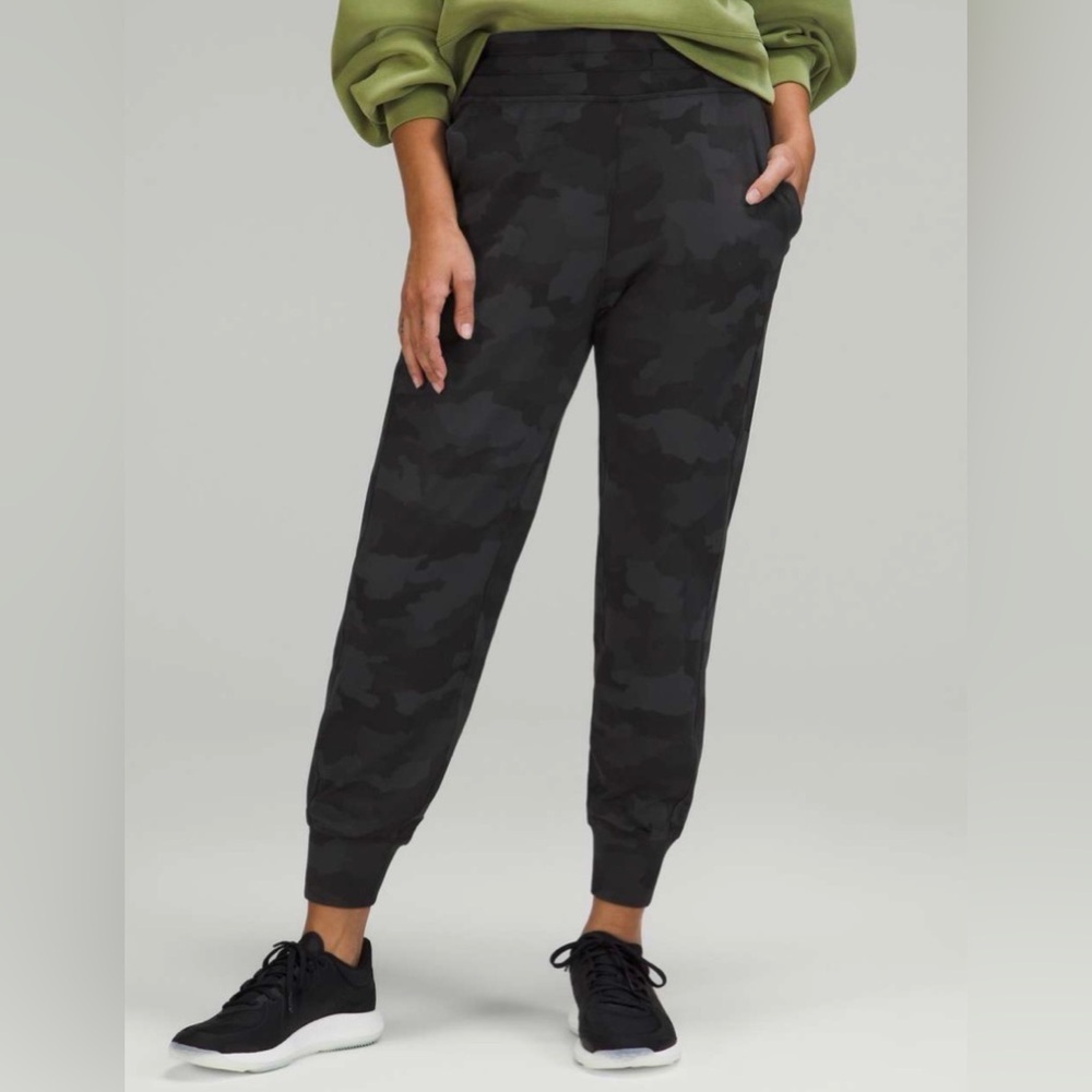 Lululemon - 2022 Ready to Rulu High-Rise Jogger 7/8 Length